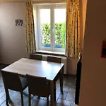 Au Pied De Vigne
