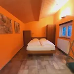 Au Pied De Vigne