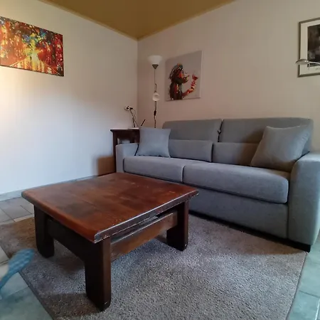 Au Pied De Vigne 瑟穆瓦河畔夫雷斯